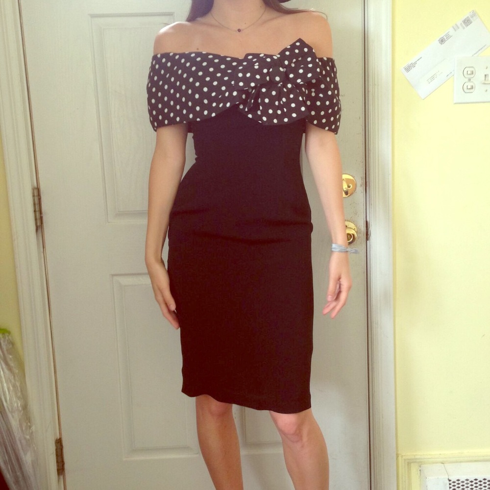 80s Vintage size 4 off the shoulder cocktail dress